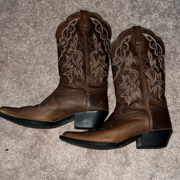 Ariat Women’s western boots - Picture 8 of 15